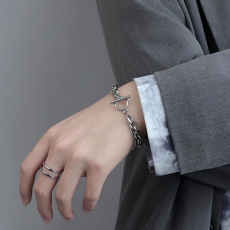 Lắc tay titan khóa gạch tròn không đen không rỉ