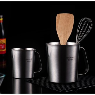 Ca inox 304 mờ có tay nắm và vạch kẻ cho làm bánh pha chế nước tiện lợi nhỏ gọn 9.5x11cm 500ml 212g Onlycook