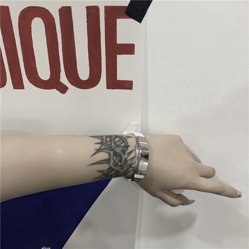 Vòng tay chất liệu thép titan phong cách thể thao cá tính sành điệu