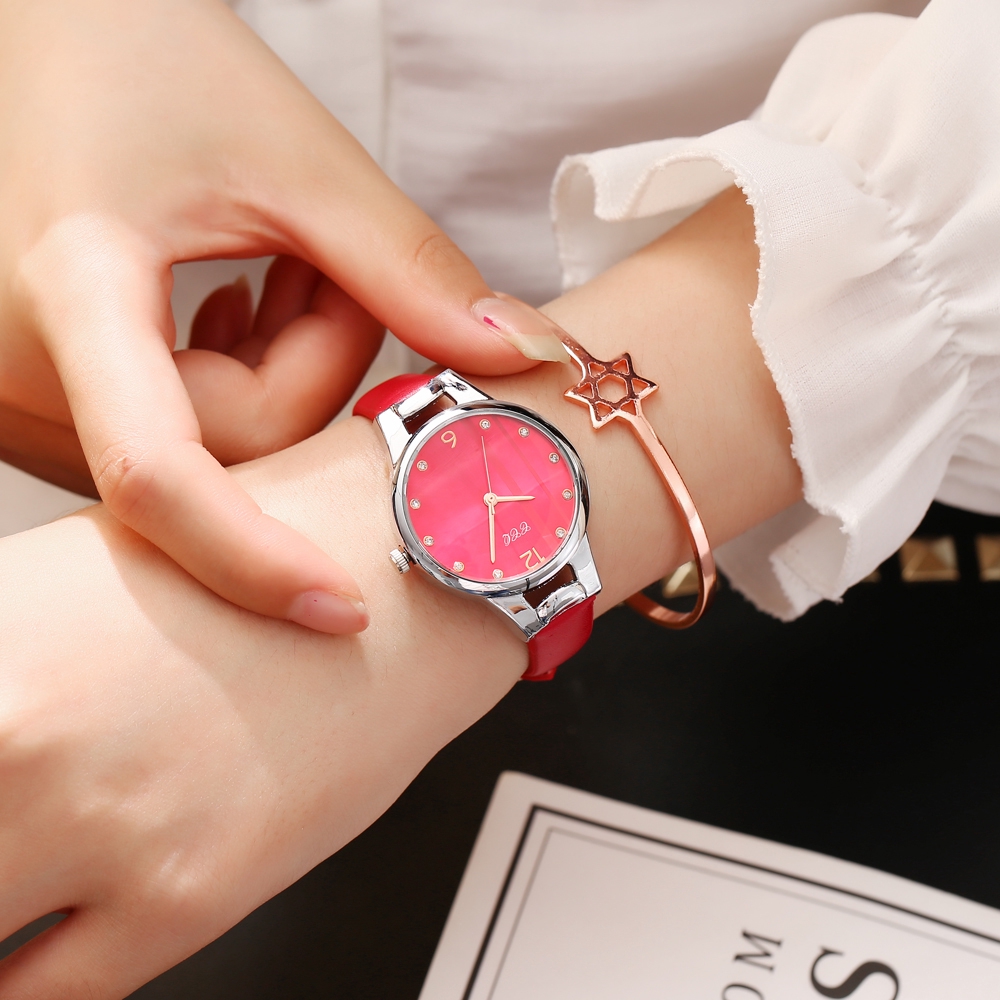 Đồng hồ dây da thiết kế sang trọng dành cho nữ