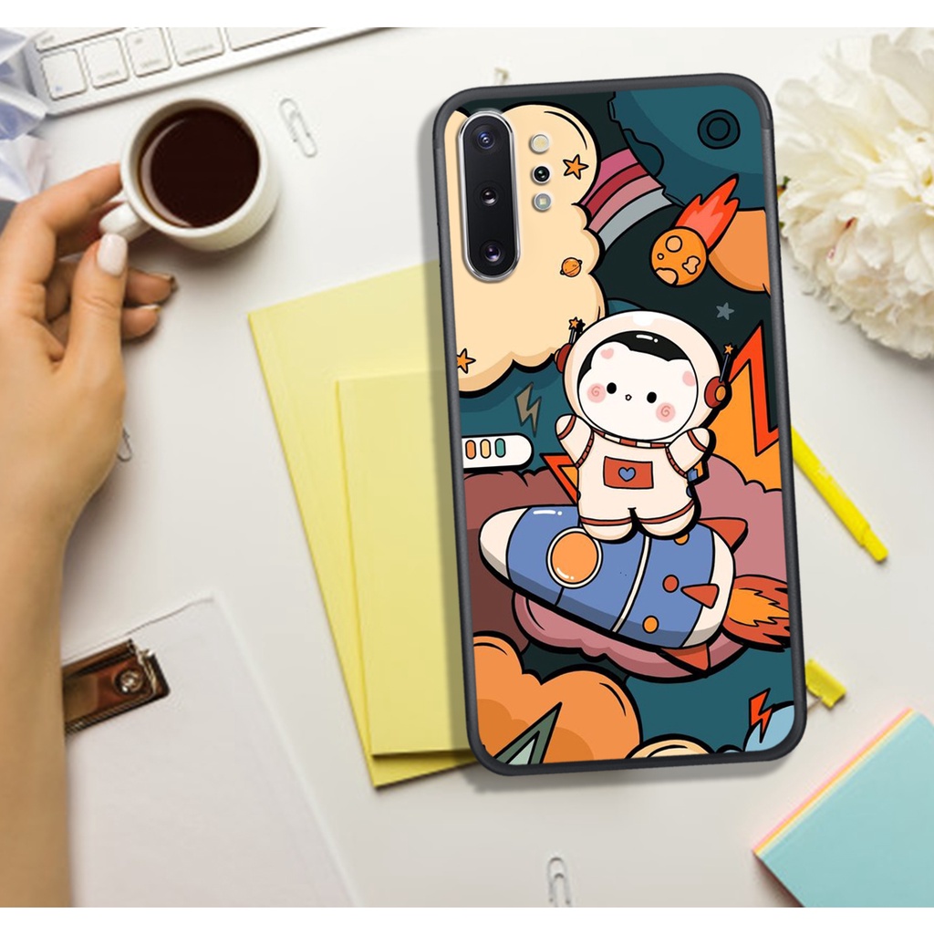 ỐP LƯNG SAMSUNG NOTE 10-SAMSUNG NOTE 10 PLUS   , IN HÌNH ASTRONAUT PHI-HÀNH-GIA, MÀU SẮC BẮT MẮT