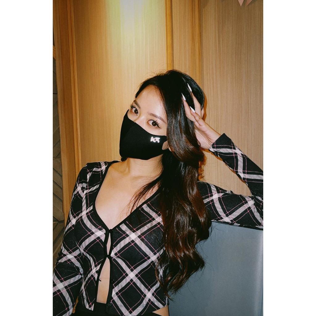 Khẩu trang Whistl3 Logo Mask chất liệu Neoprene, với dạng dệt màng có khả năng chống bụi mịn, hỗ trợ thở | BigBuy360 - bigbuy360.vn