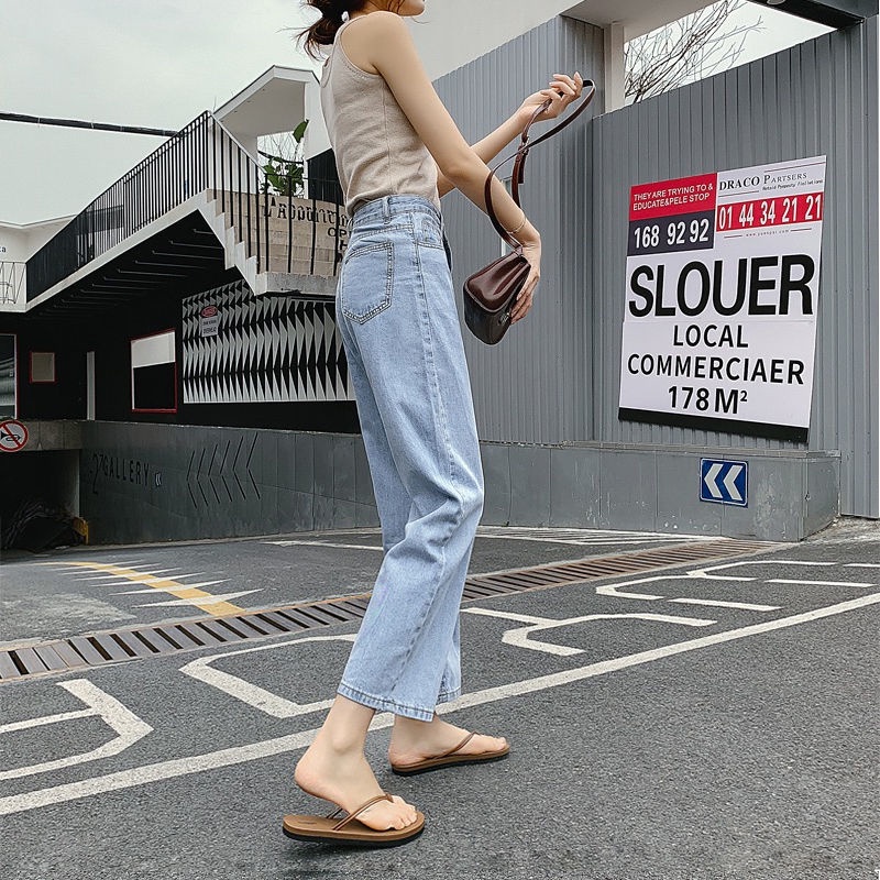 Quần jean ống đứng dáng rộng phong cách Hàn Quốc cho nữ