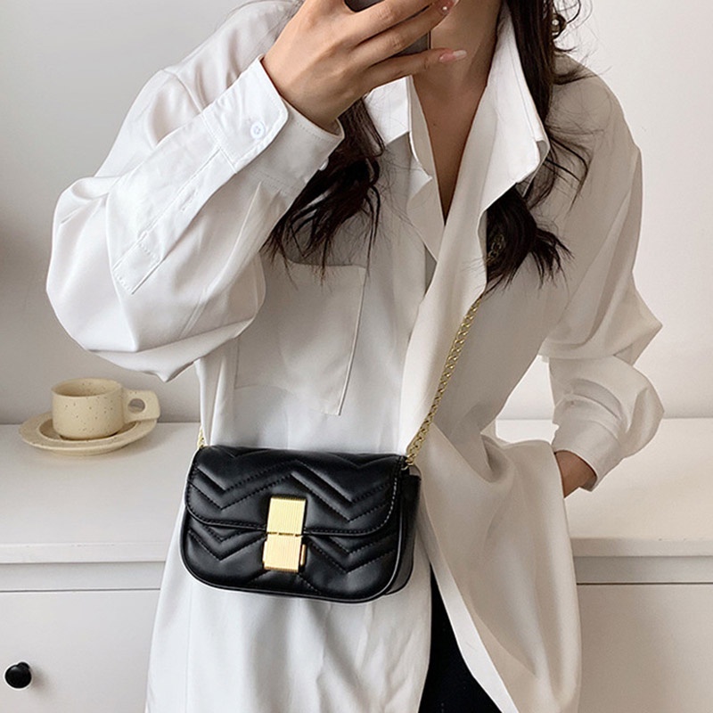 Túi đeo vai IELGY họa tiết hình thoi có chuỗi xích dễ phối đồ thời trang cho nữ