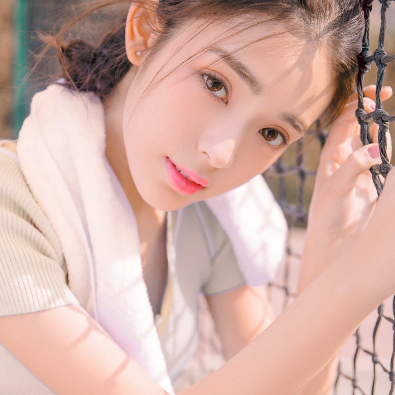 Son môi dưỡng ẩm thay đổi màu sắc độc đáo