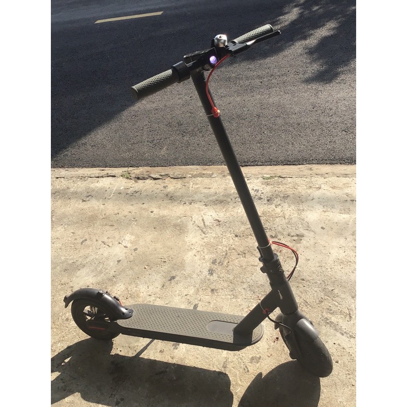 Scooter Điện sạc đầy chạy được 30km tốc độ 30km/h
