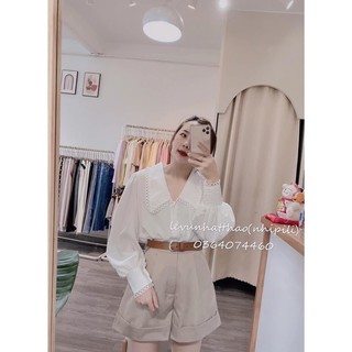 Set áo sơ mi trắng mix quần sooc kaki kèm đai