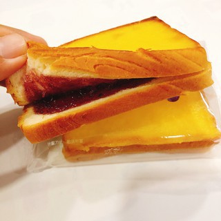 Bánh Sandwich Dâu Tây, Việt Quất Lẻ 1 Cái