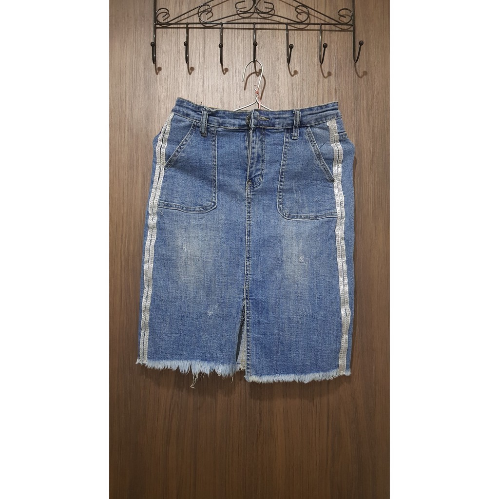Chân váy bò chân váy jean second hand new 90% | BigBuy360 - bigbuy360.vn