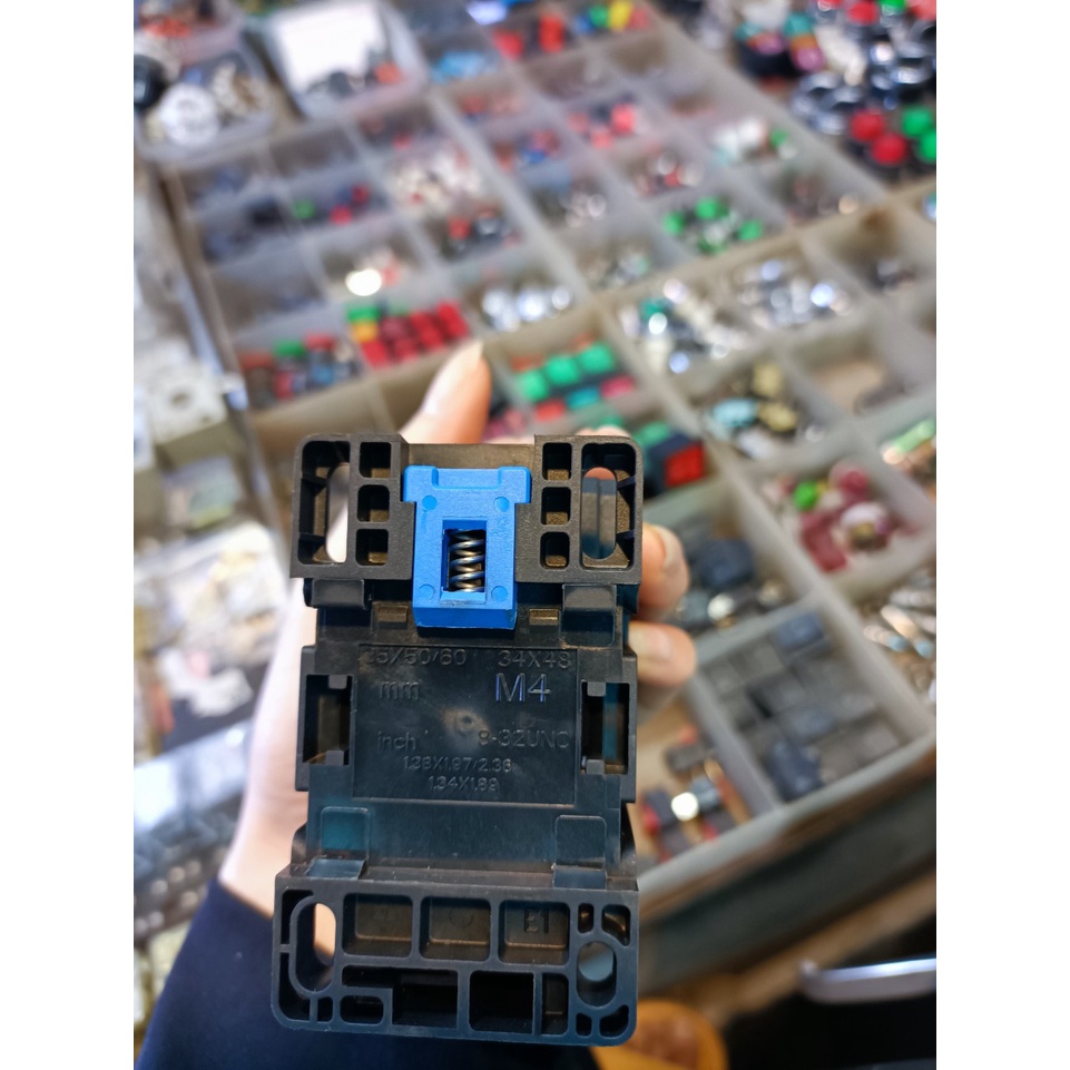 Khởi Động Từ Contactor CHNT NXC-18 32A  220v