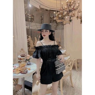 Bộ đen bộ vàng của c hồng
