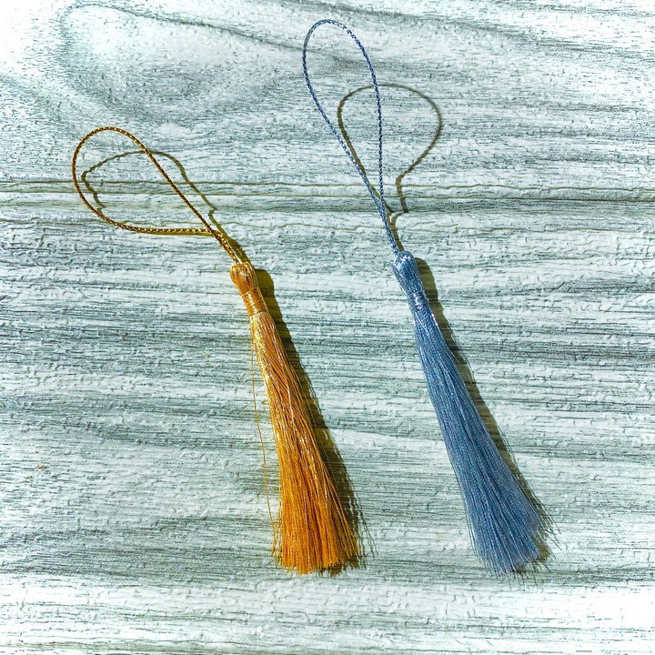 Tua rua màu vàng màu bạc óng ánh treo quạt cổ trang