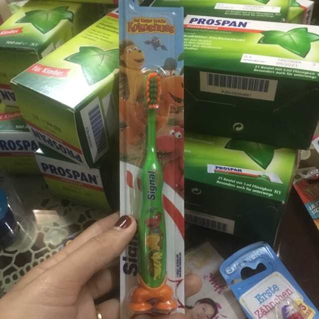 Bàn chải đánh răng cho bé