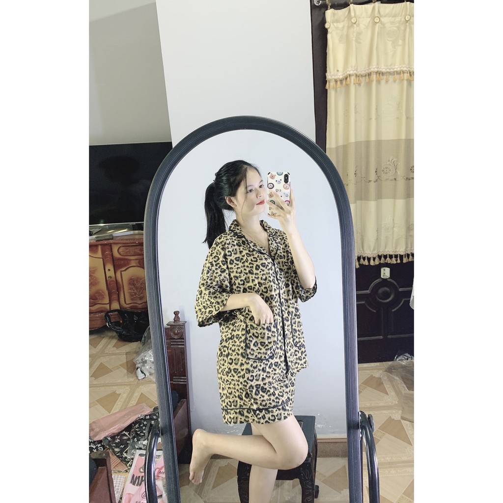Bộ pijama mặc nhà bộ ngủ bò sữa cánh rơi áo cộc quần đùi chất lụa satin cực mát