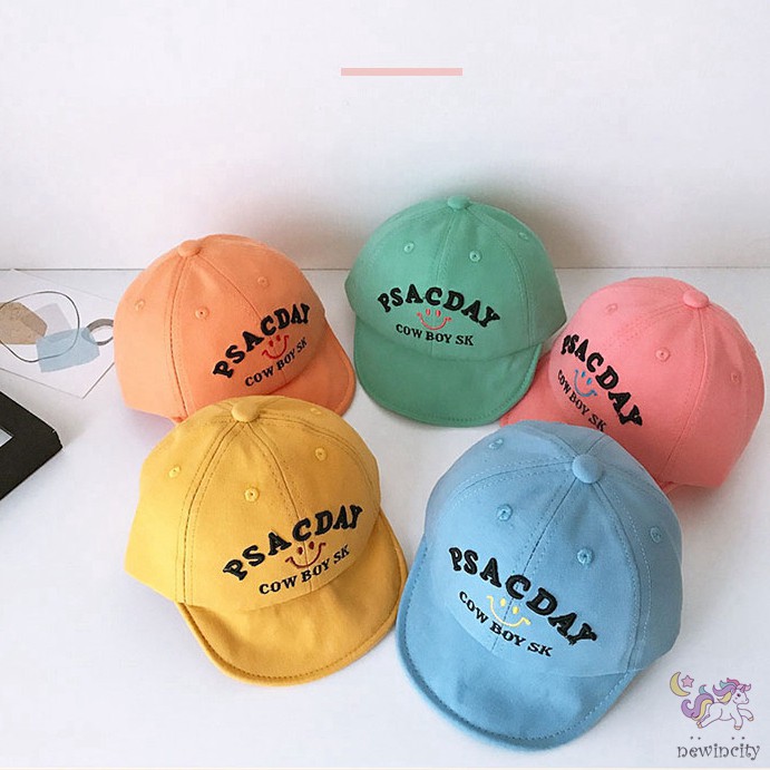 Mũ lưỡi trai phối chữ phong cách thịnh hành cho trẻ nhỏ