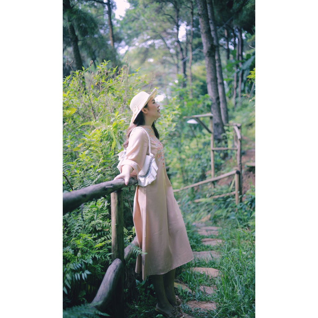 Đầm suông linen che khuyết điểm, dáng dài freesize, thêu họa tiết thổ cẩm, phong cách vintage, bohomian