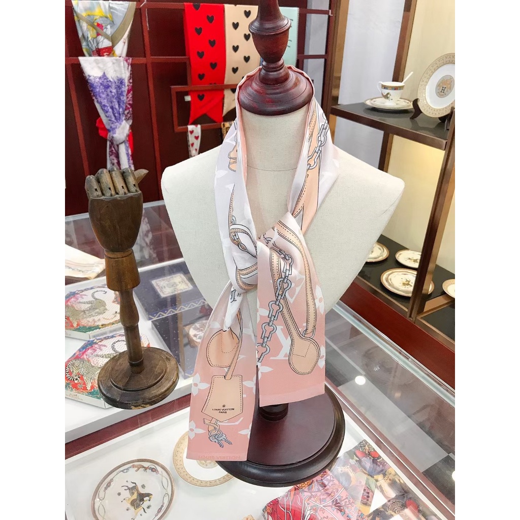 Khăn Choàng Cổ / Túi Xách Vải Lụa Dài In Chữ Màu Gradient Thời Trang Cho Nữ