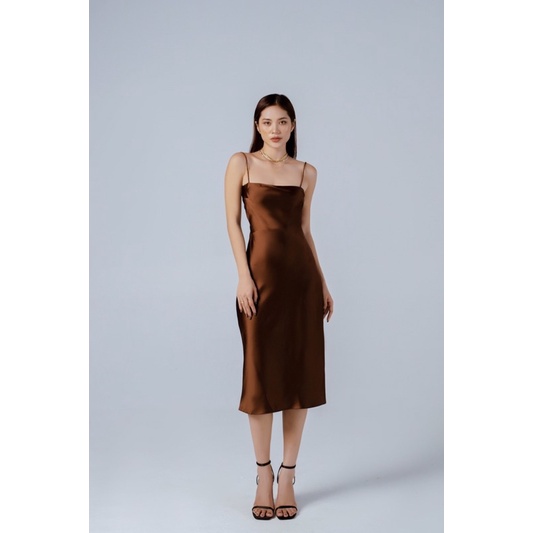 đầm ngang hở lưng cao cấp