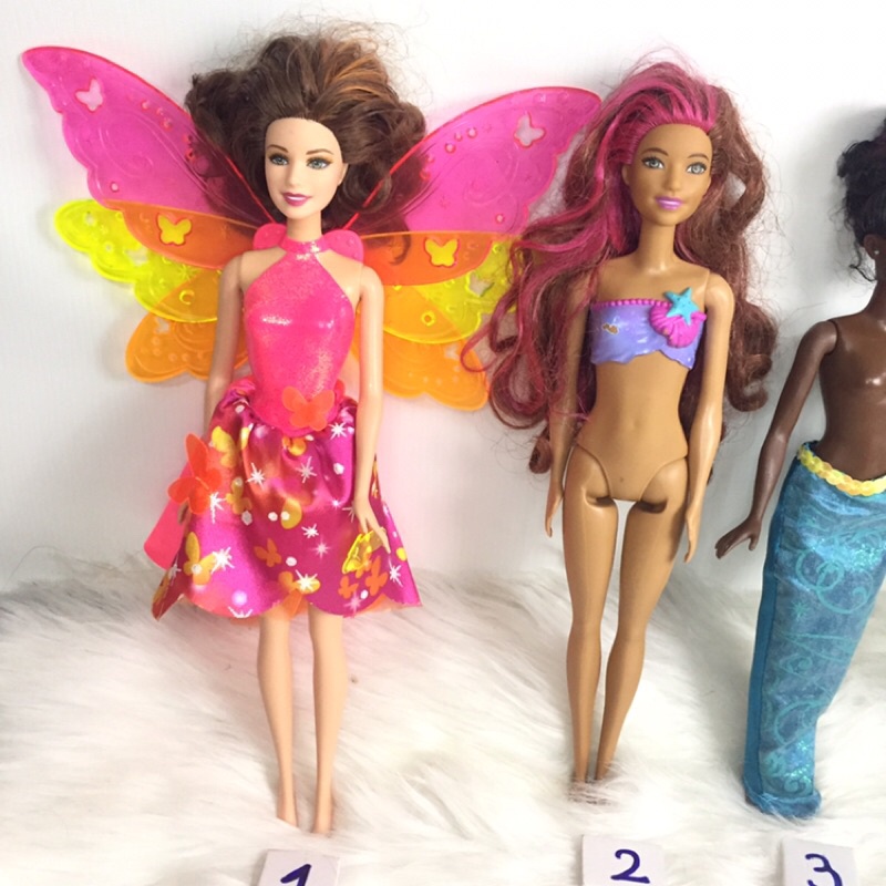 BBA2C-BÚP BÊ BARBIE DA NÂU DA ĐEN ,CÁNH BƯỚM