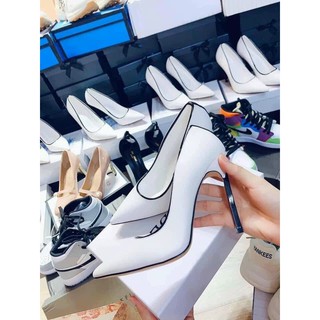 Giày cao gót mũi nhọn trắng viền đen - Sang chảnh