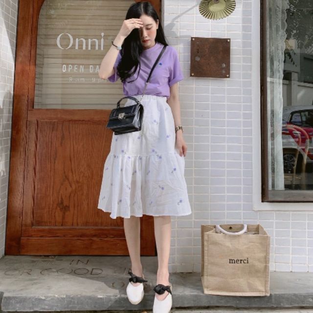 Set váy trắng hoa , áo thun tím