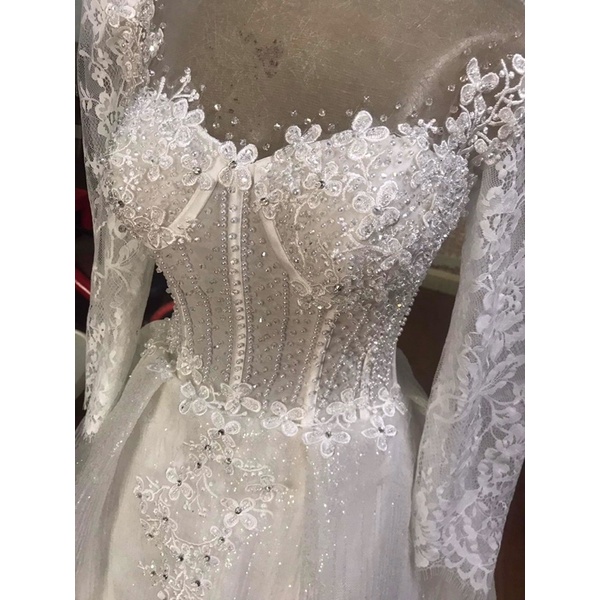 Váy cưới lung linh