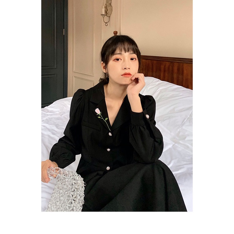 Bộ đầm hai mảnh kiểu vest cài nút dáng ôm thời trang xuân thu phong cách Pháp retro thêu họa tiết hoa hồng dành cho nữ | BigBuy360 - bigbuy360.vn