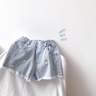 Quần short hoa cúc