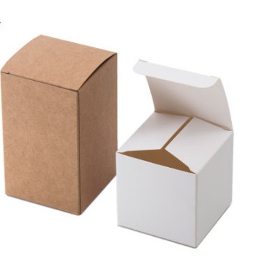 Hộp giấy hình vuông màu trắng da bò nhiều kích thước 5x5cm, 6x6cm, 7x7cm, 8x8cm.