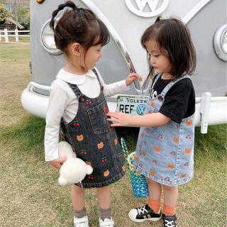 Váy yếm chất liệu denim thêu họa tiết xinh xắn cho bé gái