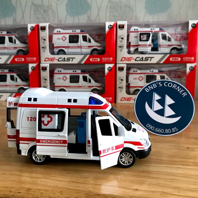Xe cứu thương 1:32 bằng kim loại mở tất cả cửa có đèn và âm thanh