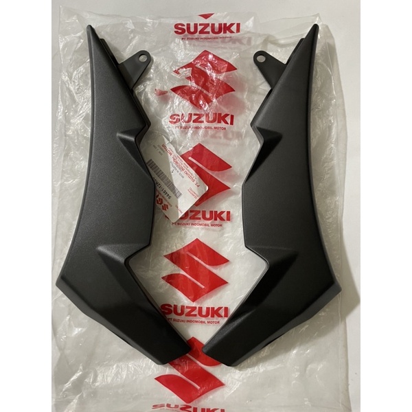 nhựa nhám giữa bửng trái phải satria fi , raider fi chính hãng suzuki