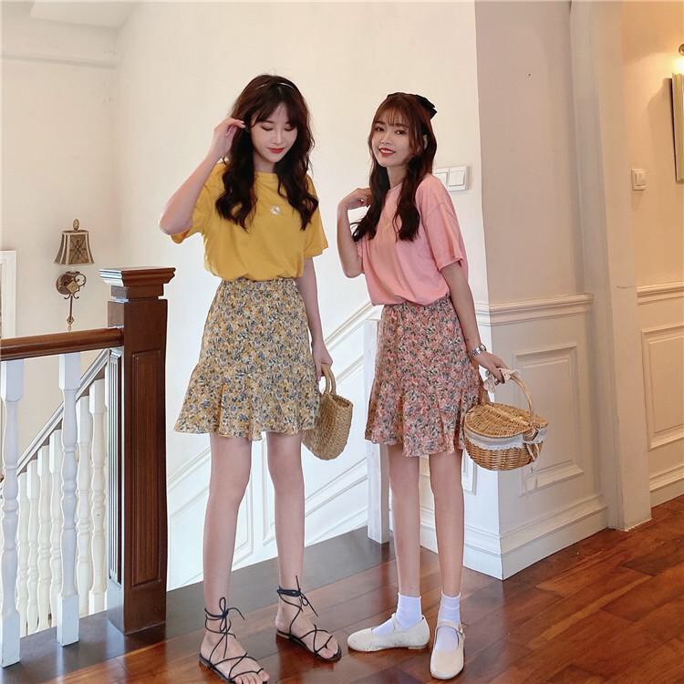 ❤ Áo Kiểu - Quần Đẹp ✨  (Hàng Qc 4 Màu) Set Chân Váy Hoa Nhí Vintage Đuôi Bèo Tím Hồng Vàng Đen Mix Áo Thun Daisy Thêu H