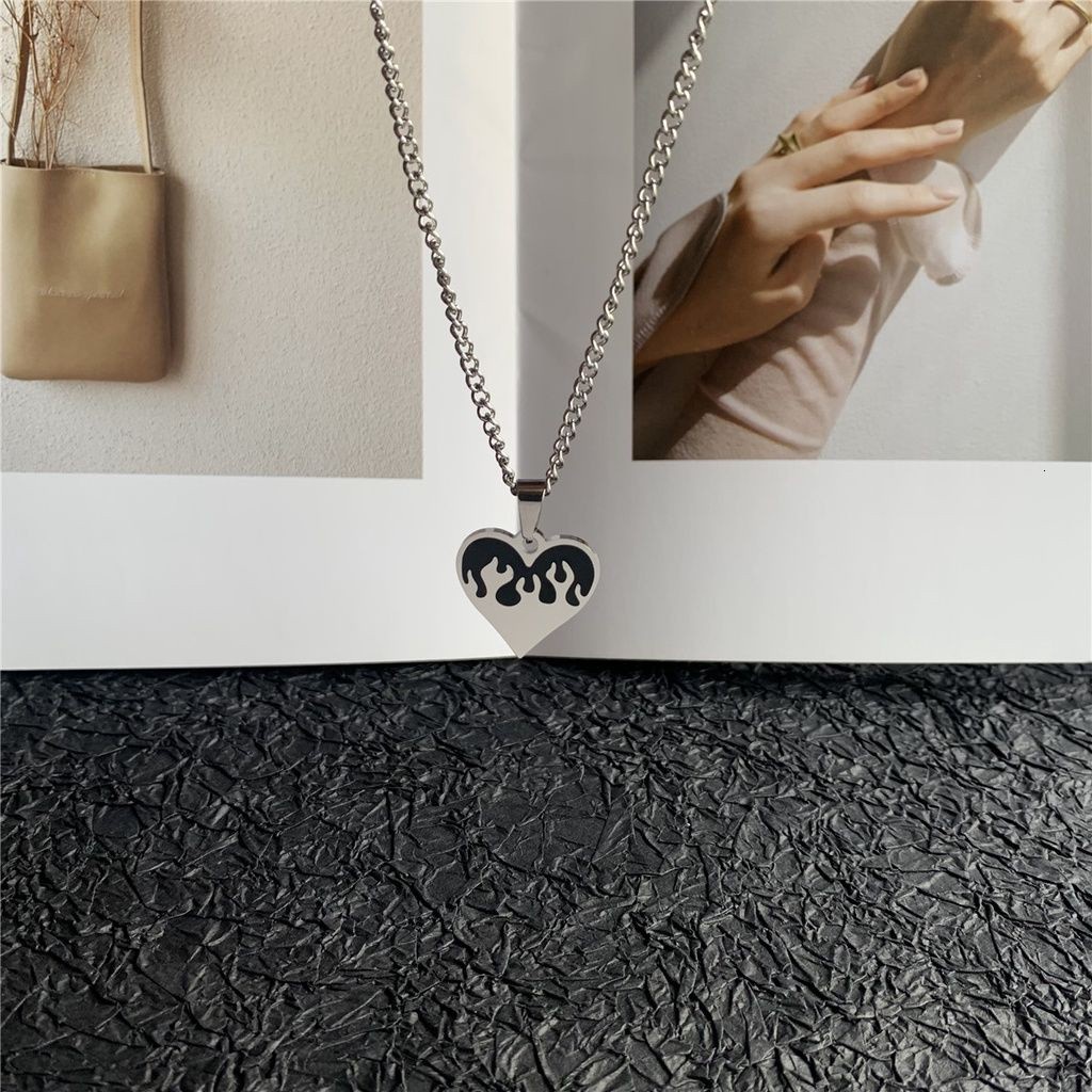 vòng cổ Thép Titan Mặt Trái Tim Thời Trang Cho Nam Nữ