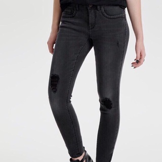 Quần jean đen only kendell rách gối dây kéo ở ống - 0588