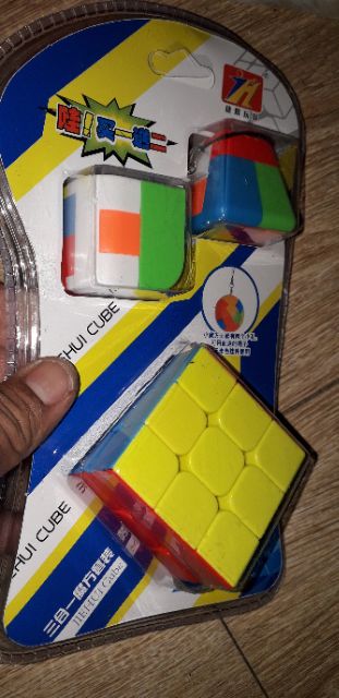 Sét 3 cục rubik 3x3 xoay trơn kèm móc khóa rất đẹp