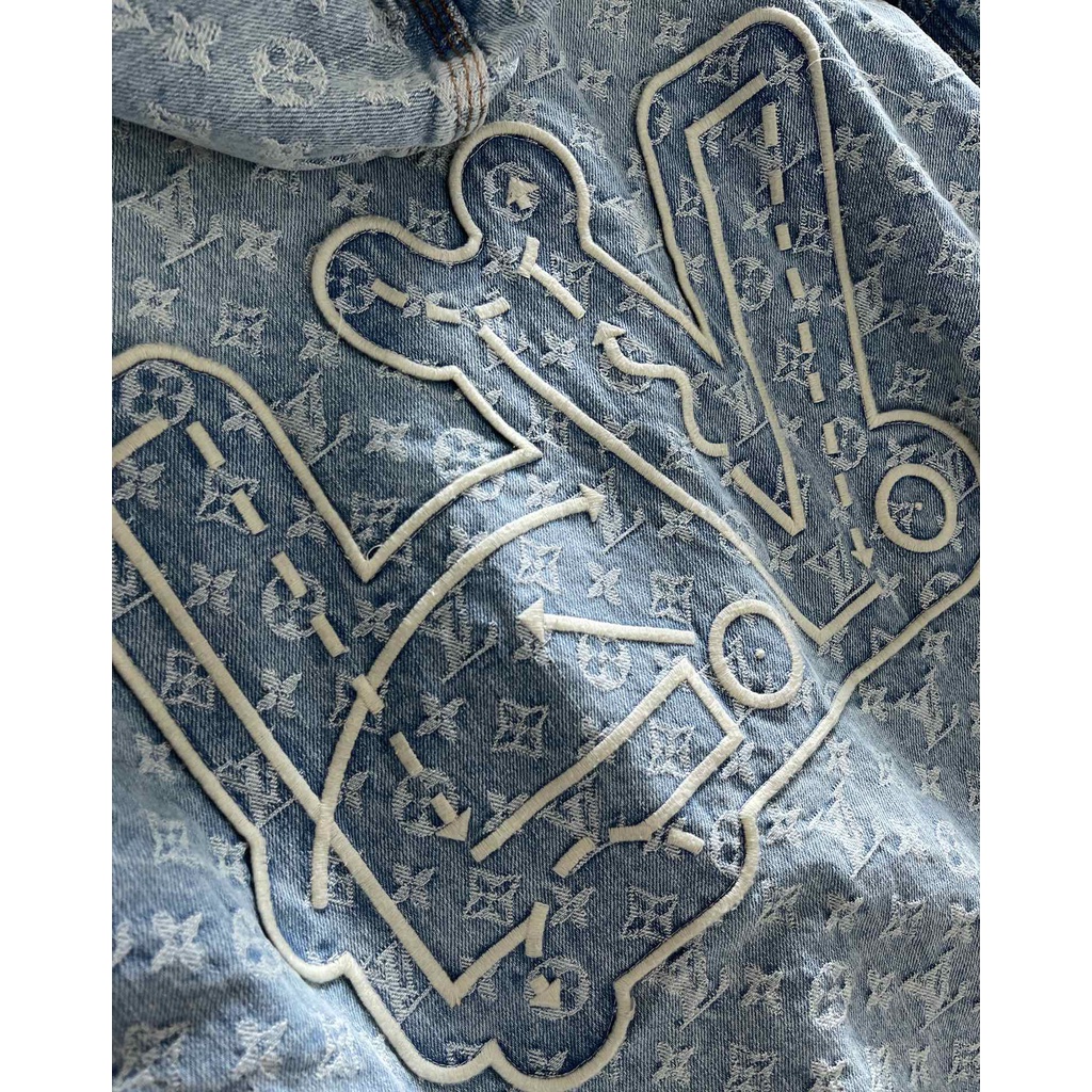 Áo hoác Jean có mũ cao cấp Louis Vuitton LV thời trang, mang phong cách retro