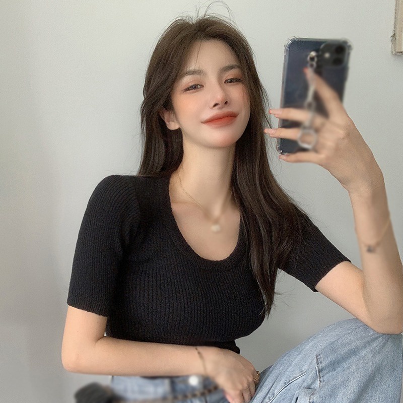 Áo Thun Nữ Ngắn Tay Cổ Tròn In Chữ