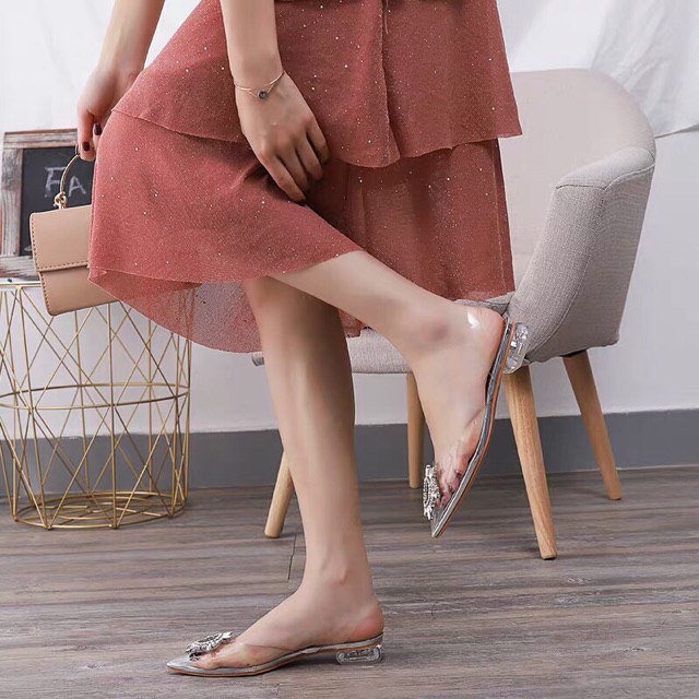 Sandal 2 Phân Quai Trong Phối Mũi Hoa Đá Tròn Siêu Sang