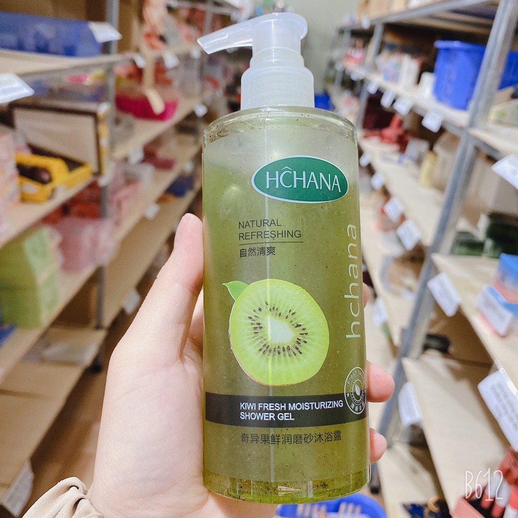 Sữa tắm hạt Kiwi giảm mụn lưng trắng da Bioaqua D113