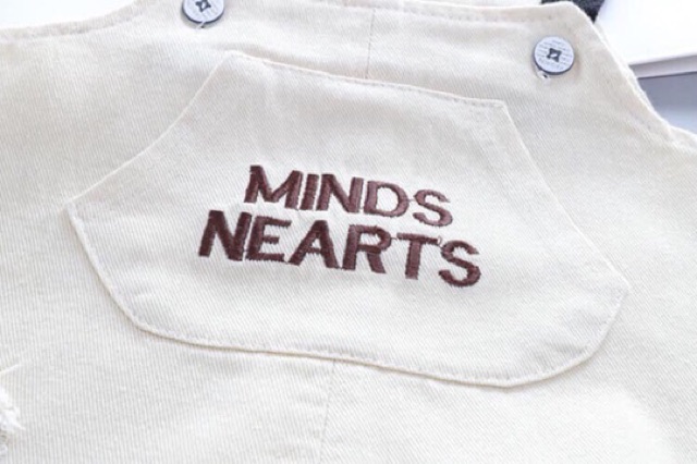 Set Yếm kèm áo chữ Minds Nearts cho bé size 8-17kg