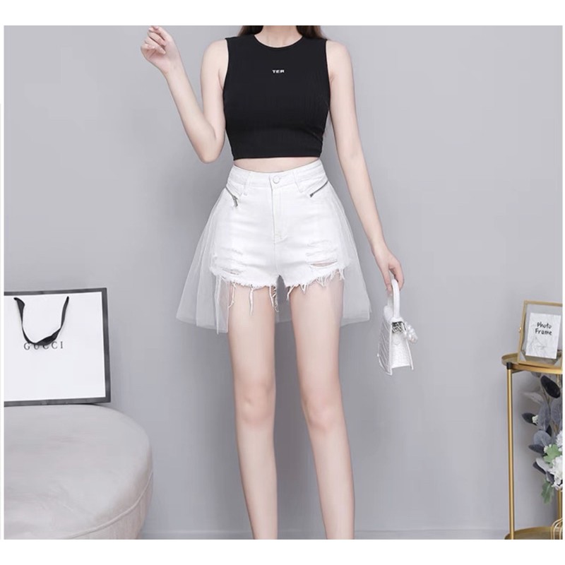 Quần shorts bò chân váy ren đen