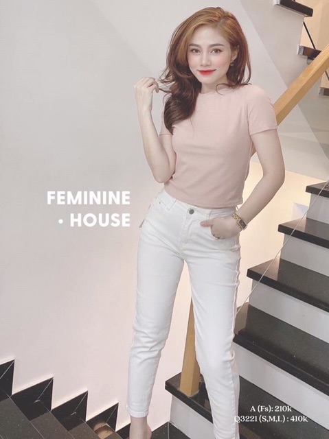 Áo phông croptop phom nhỏ ôm