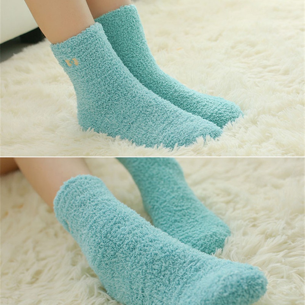 Cặp tất nhung họa tiết nơ dày dặn ấm áp cho nữ