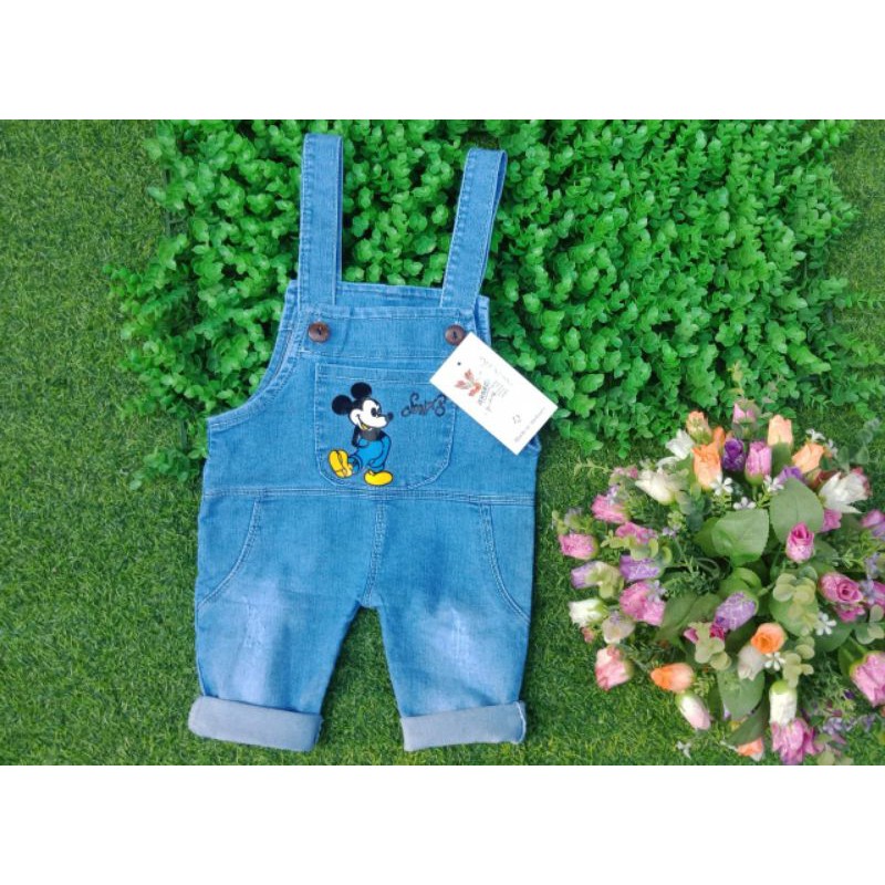 Yếm bò hè quần lỡ cho bé