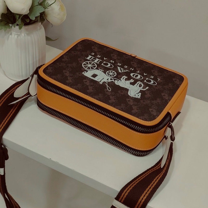 Túi Coach hộp Charter for men phong cách