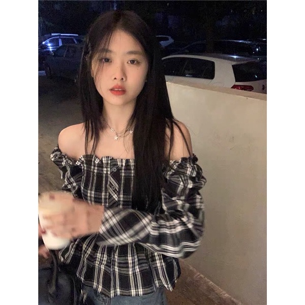 Áo kẻ caro trễ vai dáng xoè