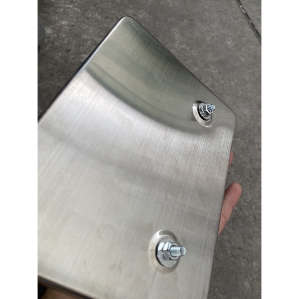 Khung biển số viền titan  cho xe máy bao đẹp, nổi bật xế iu