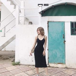 ĐẦM BODY 2 DÂY XẺ SAU