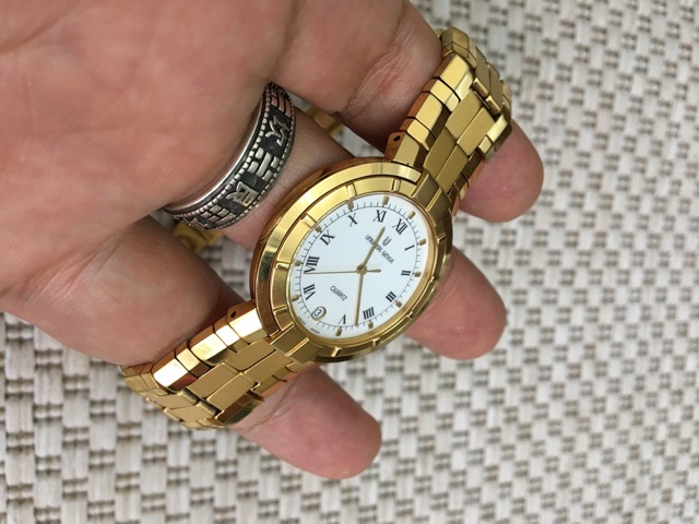 Đồng hồ Unisex Thuỵ sỹ Unversal Geneve Quartz - Lắc kê vàng 18K